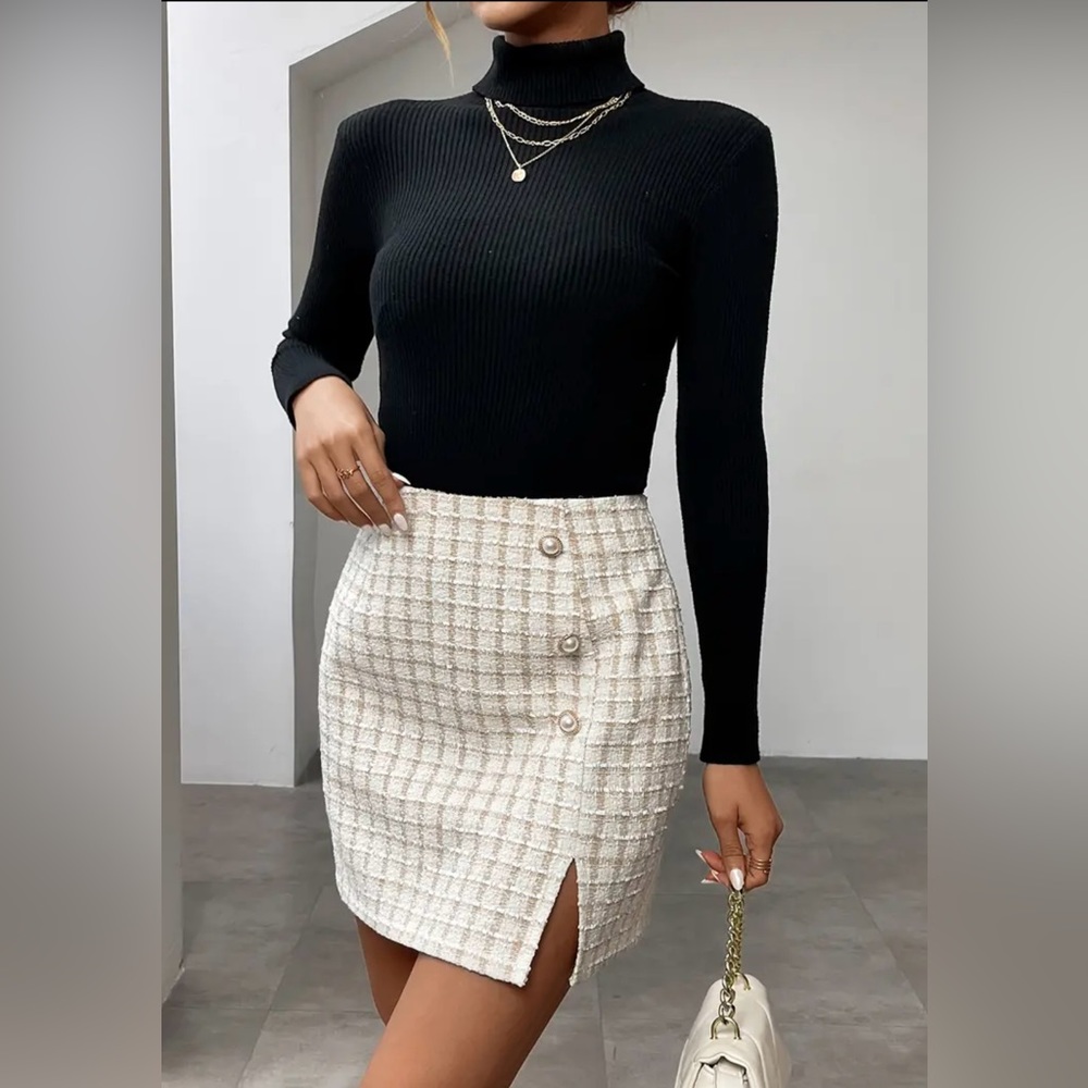 New Chic Woven Plaid Split Skirt for all Seasons. Apricot & White Size Small